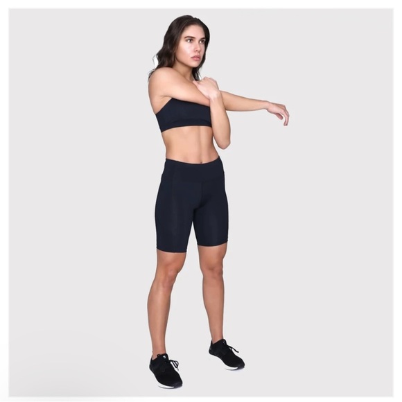 DFND ACTIVE MID RISE WOMEN'S COMPRESSION SHORT NEW Size Small - Picture 2 of 7